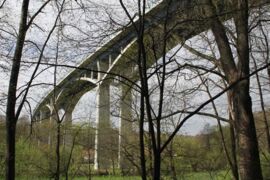 Autobahnbrücke über den Lockwitzgrund in Dresden-Lockwitz::Foto Herr und Frau Schreiber